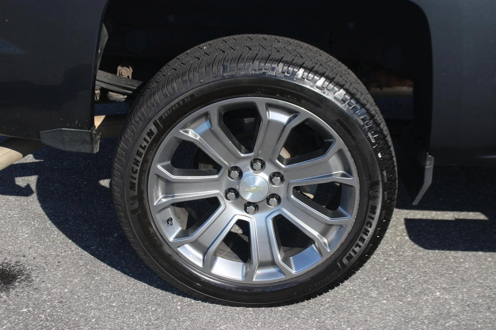 Used 2018 GRAPHITE METALLIC Chevrolet LTZ image 36