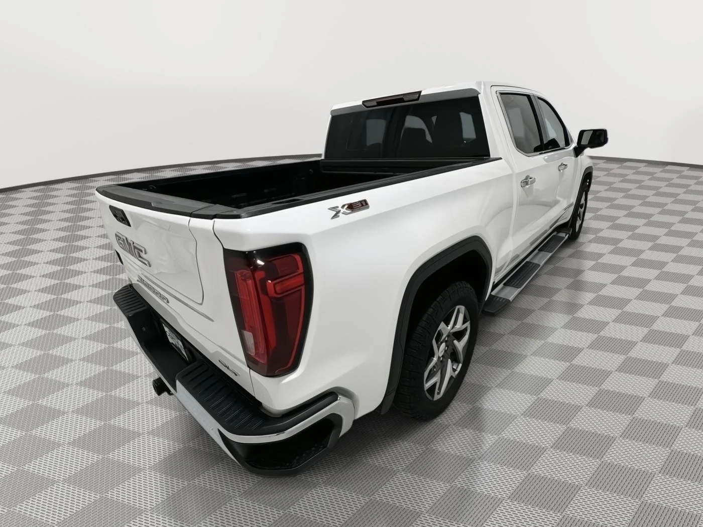 Used 2025 Summit White GMC SLT image 5