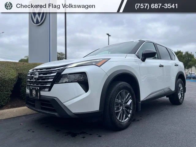 Used 2024 Everest White Pearl Nissan S image 1