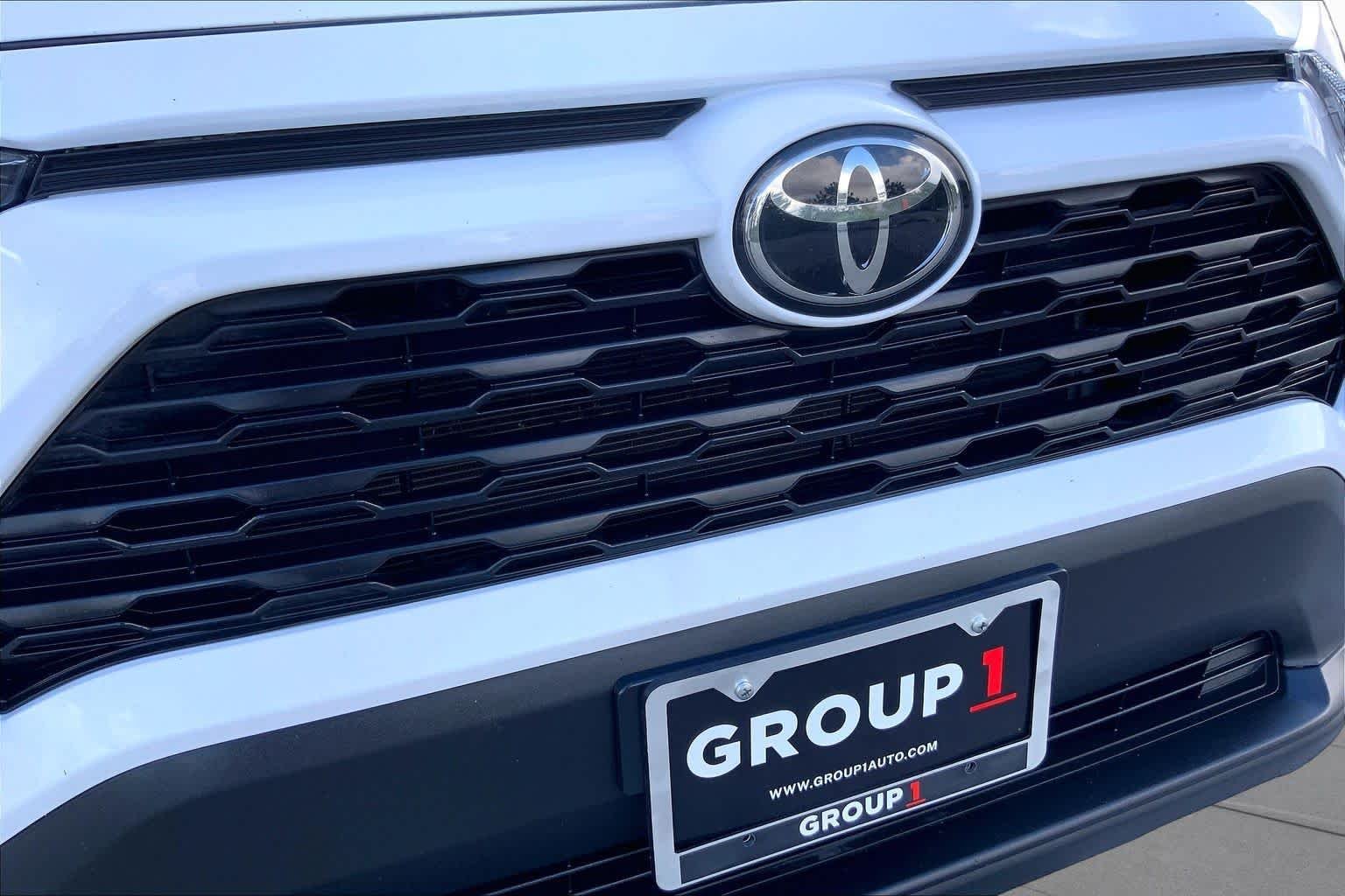 Used 2025 Ice Cap Toyota XLE image 29