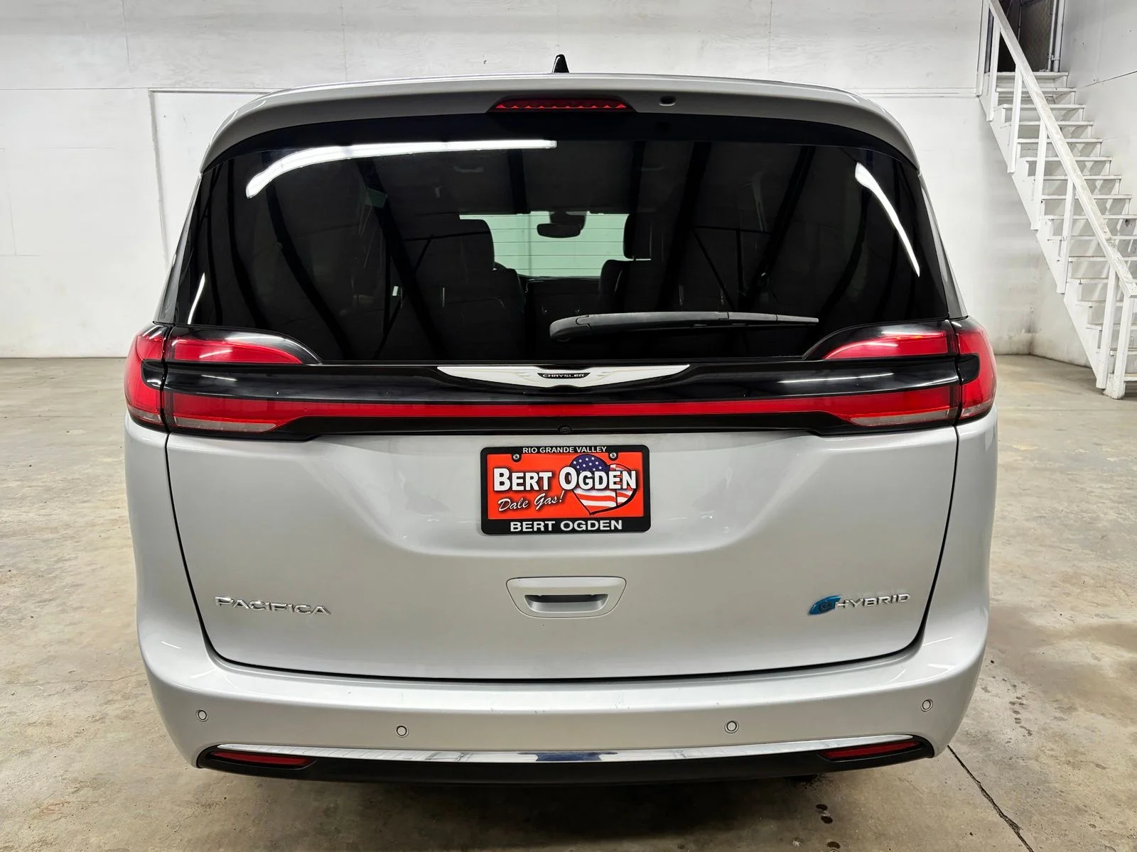 Used 2023 Silver Chrysler Touring L image 6