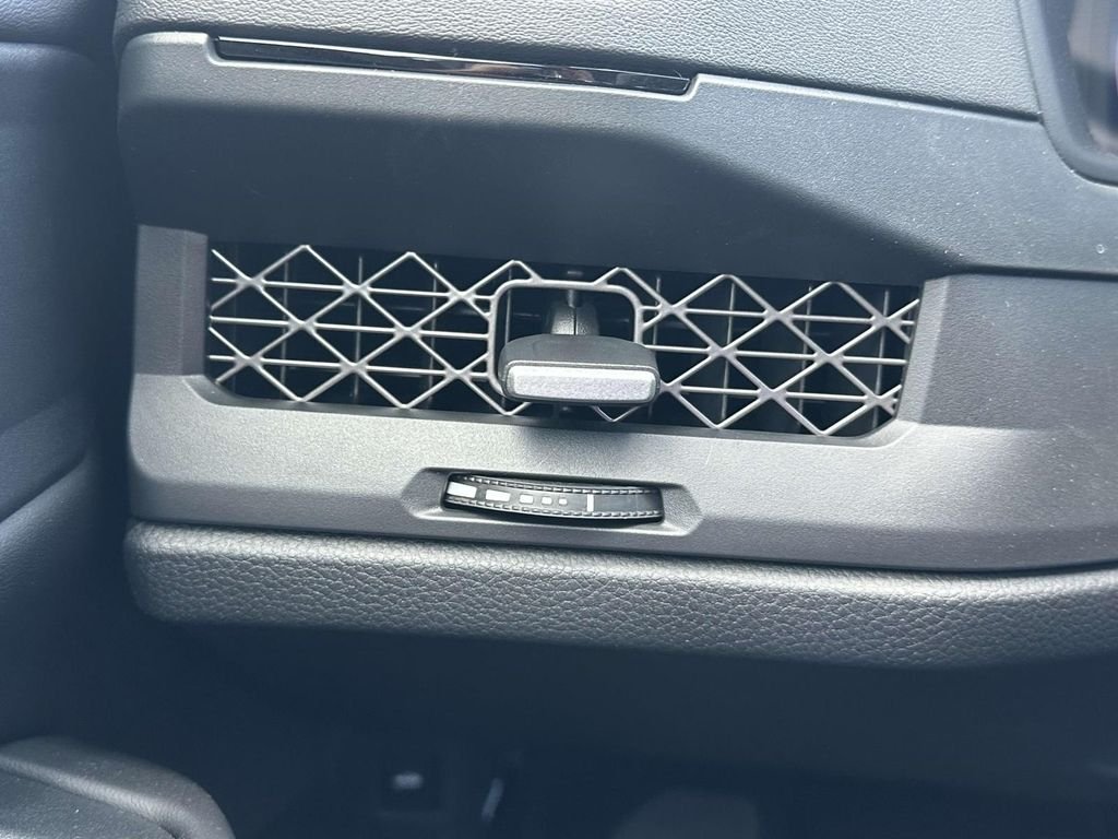 2025 Honda Accord SE - Photo 22