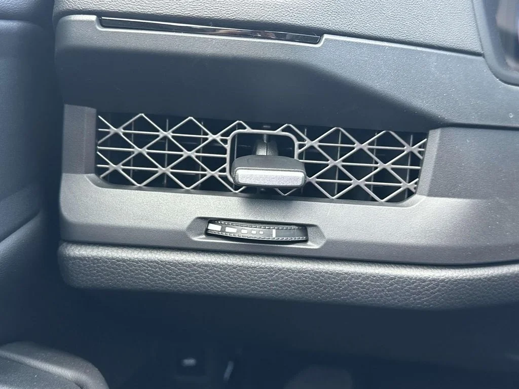 2025 Honda Accord SE - Photo 22