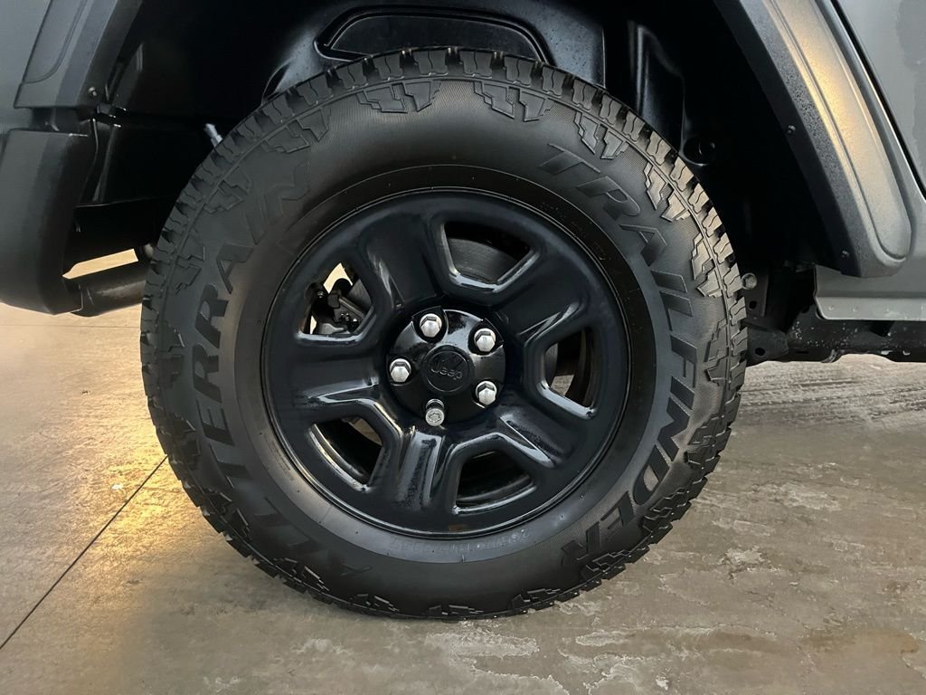 Used 2018 Gray Jeep Unlimited Sport image 32