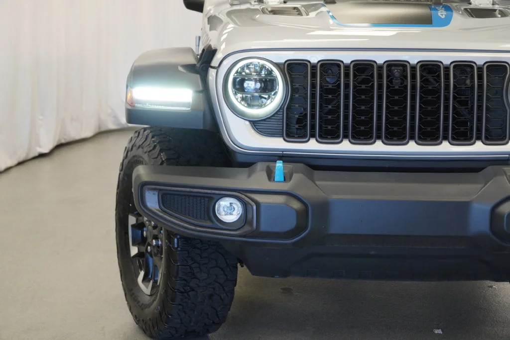 Used 2024 Silver Jeep Rubicon 4xe image 10