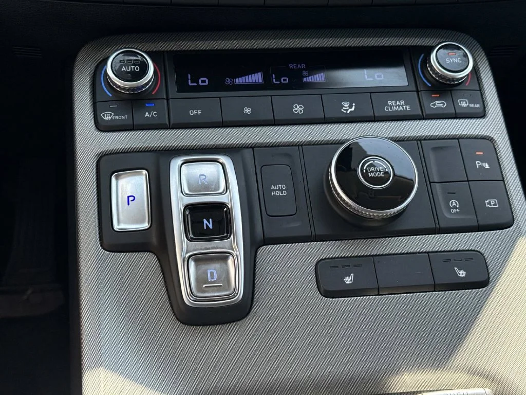 Used 2025 Gray Hyundai SEL image 40