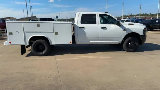 New 2026 Bright White Clear-Coat Exterior Paint RAM Tradesman image 2