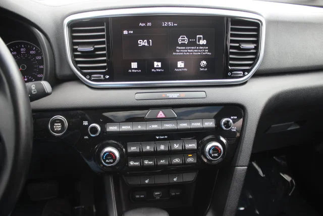 Used 2022 Red Kia EX image 4