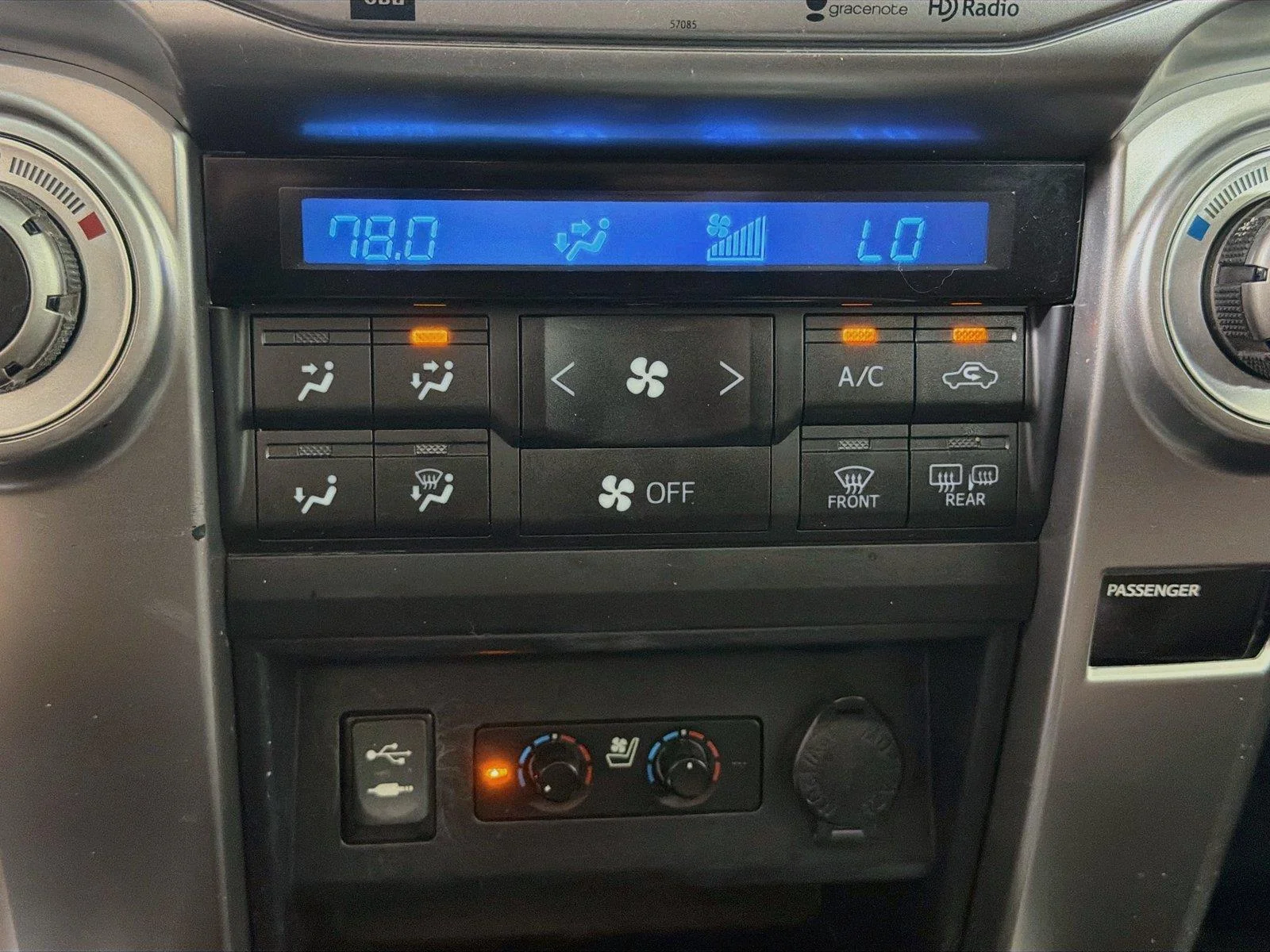 Used 2015 Blizzard Pearl White Toyota Limited image 16