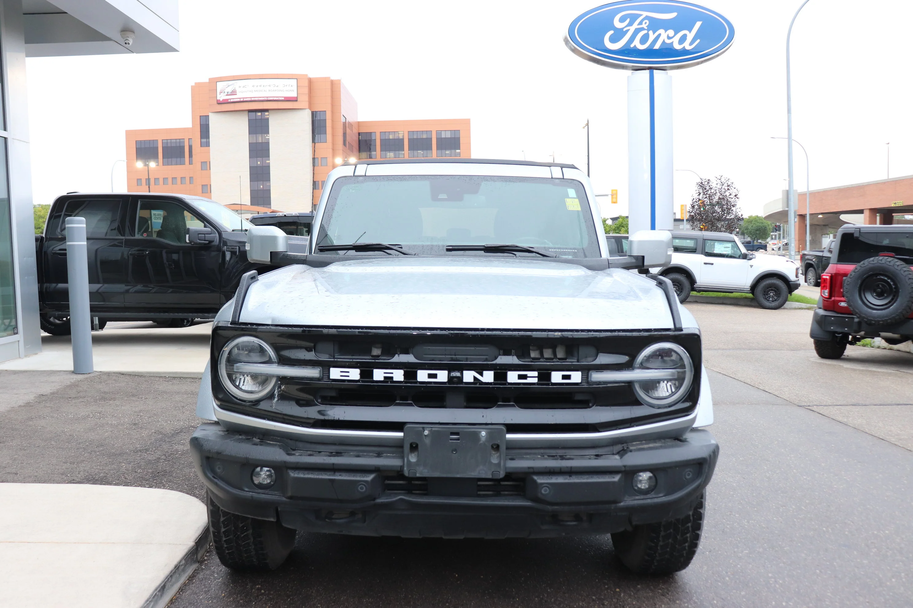 Used 2023 Silver Ford OUTERBANKS image 2