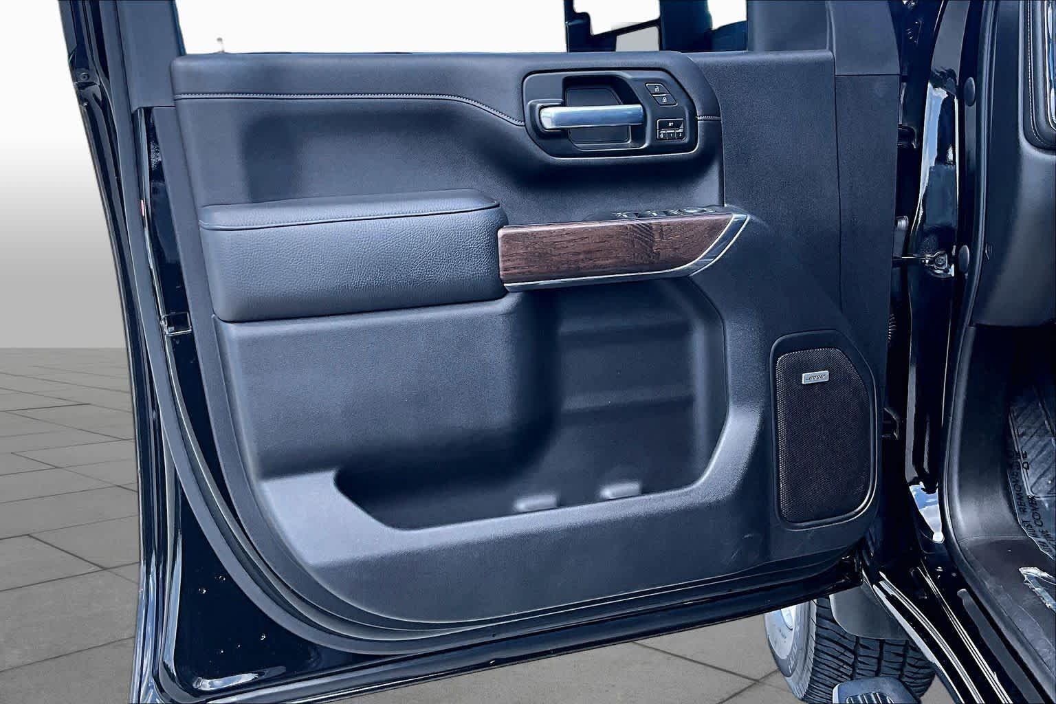 Used 2021 Onyx Black GMC Denali image 19