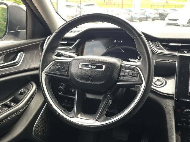 Used 2022 White Jeep Laredo image 39