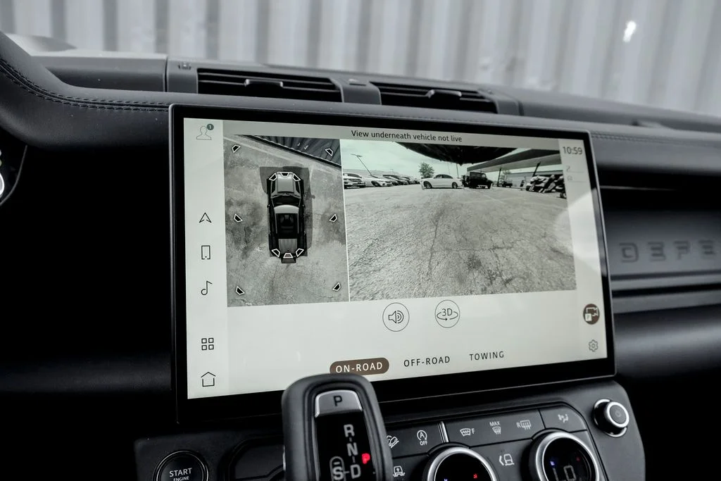 New 2026 Woolstone Green Land Rover X-Dynamic SE image 14