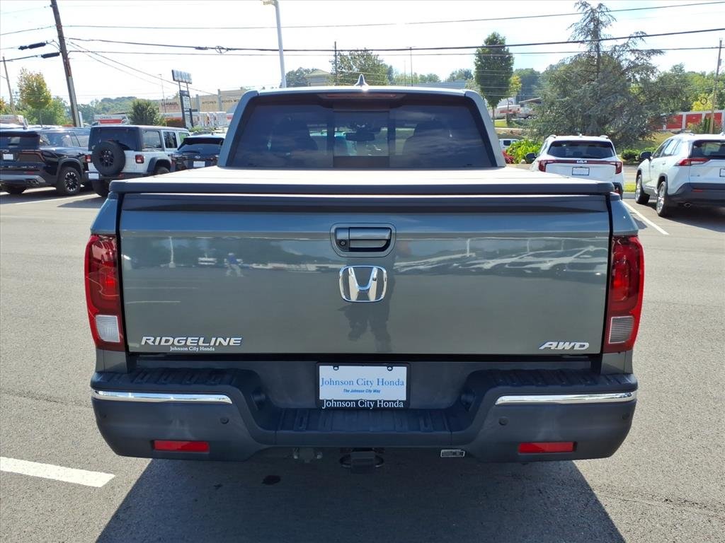 Certified Used 2018 Forest Mist Metallic Honda RTL-E image 5