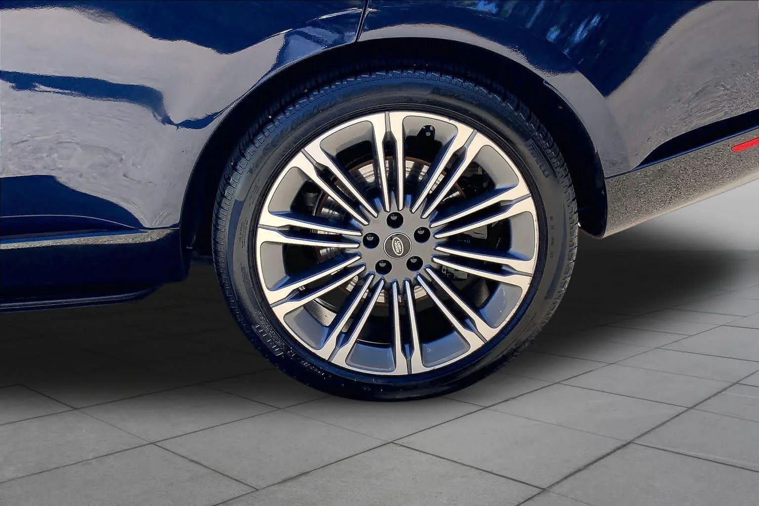 Used 2023 Portofino Blue Metallic Land Rover SE image 10