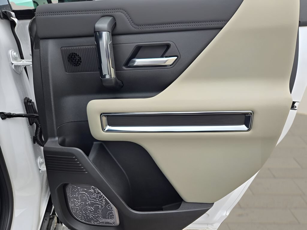 2026 GMC HUMMER EV 2X - Photo 12