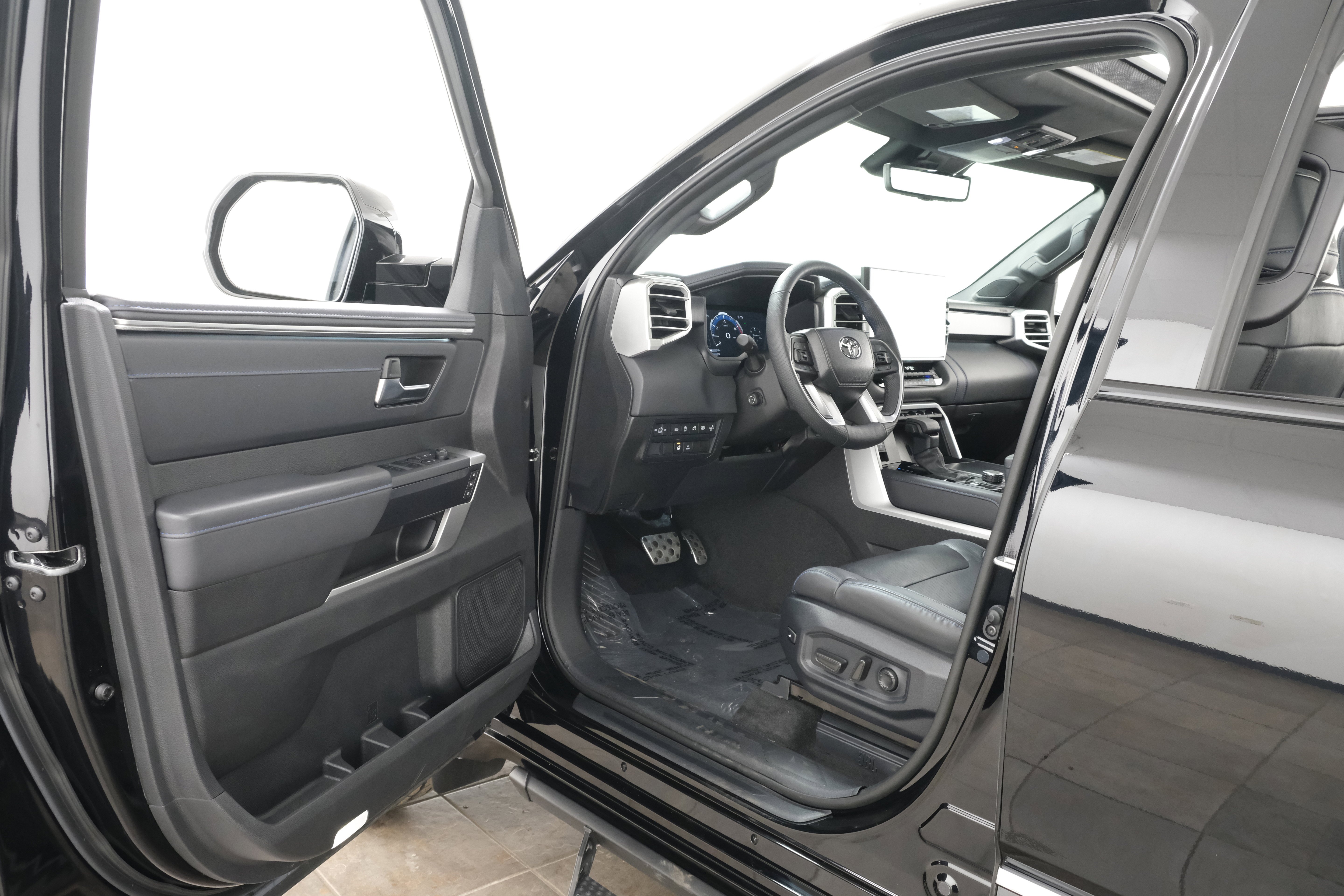 2025 Toyota Tundra Platinum - Photo 28