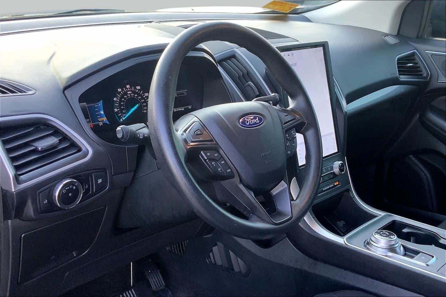 Used 2024 Agate Black Metallic Ford SE image 16