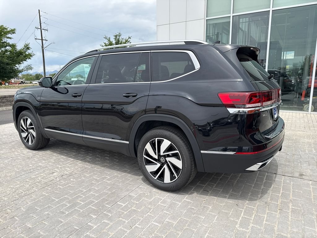 New 2026 Deep Black Pearl Volkswagen 2.0T SEL image 3