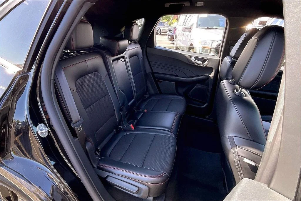 New 2026 Agate Black Metallic Ford ST-Line Elite image 26