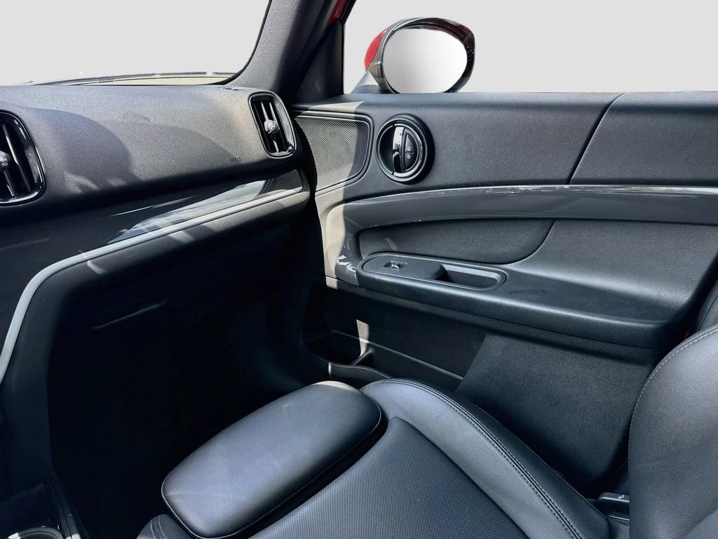 Used 2019 Red MINI Signature image 30
