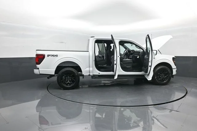 New 2026 Oxford White Ford XLT image 41