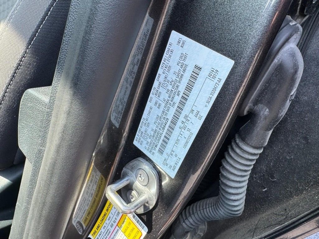 Used 2020 Gray Ford SE image 23