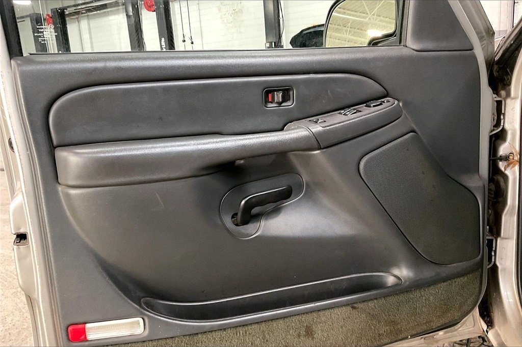 2004 CHEVROLET SILVERADO - Image 21