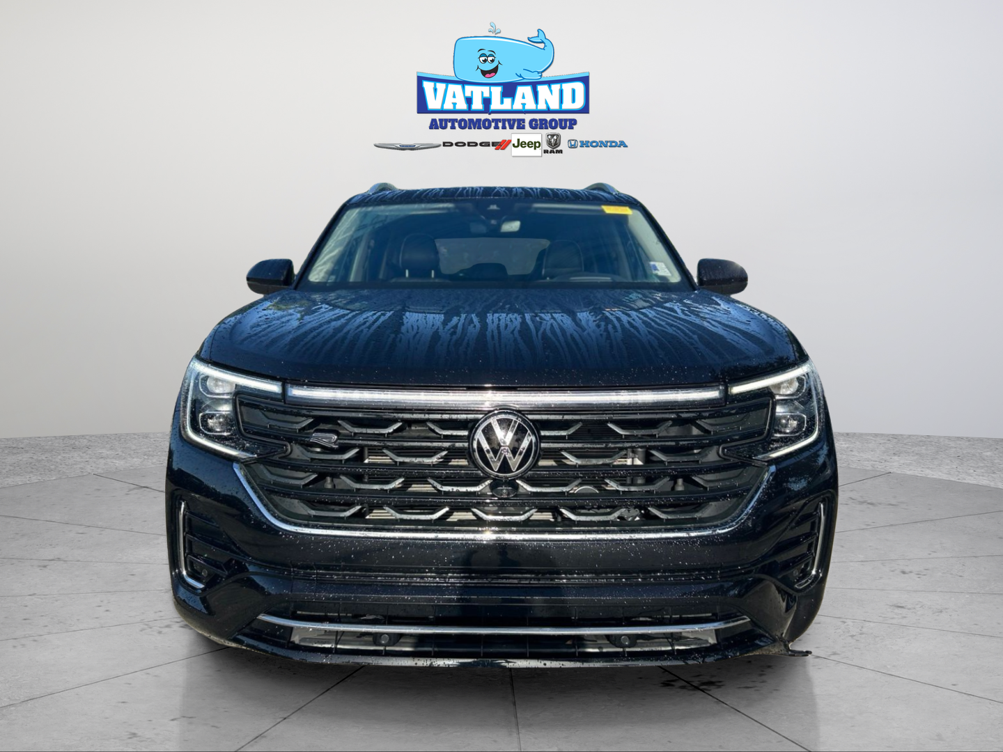 Used 2024 Black Volkswagen 2.0T SEL Premium R-Line image 8