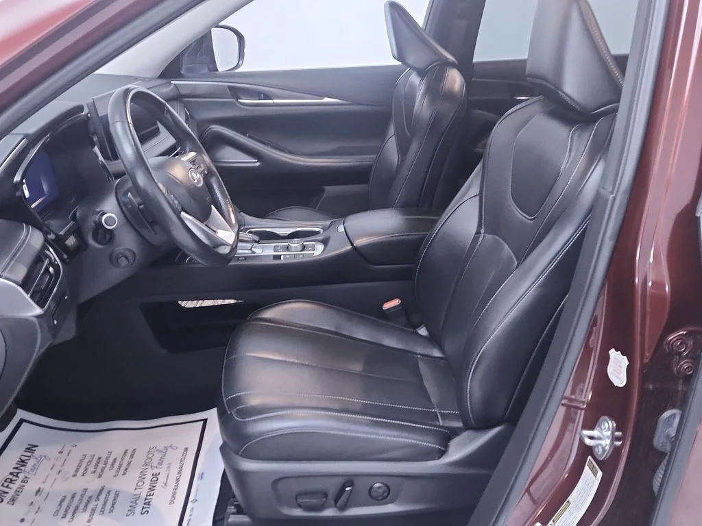 Used 2024 Red INFINITI LUXE image 11