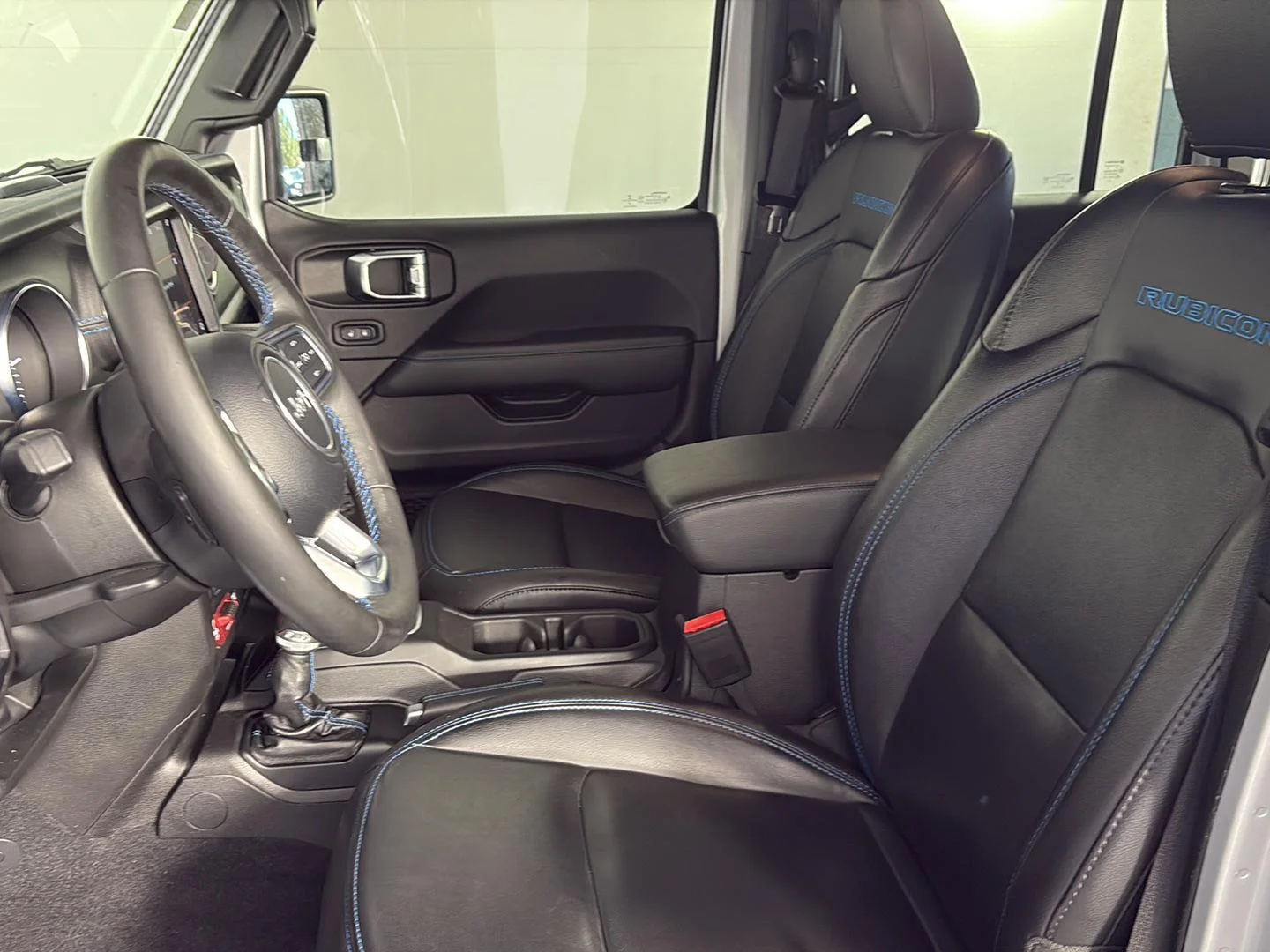 Used 2023 Silver Zynith Clearcoat Jeep Rubicon image 26
