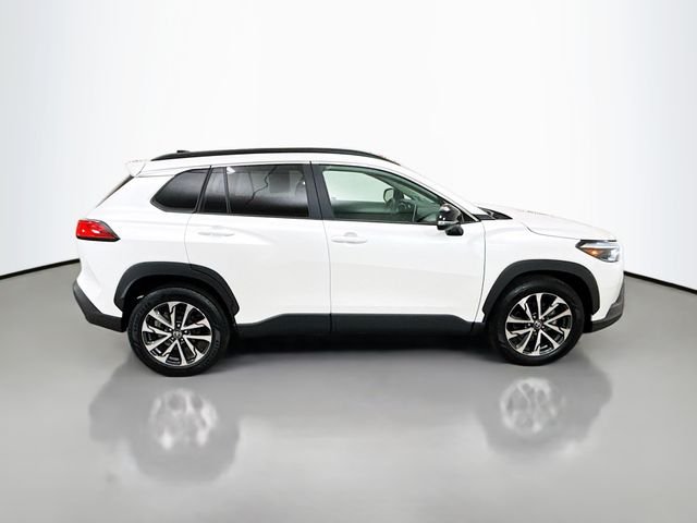 Used 2025 Beige Toyota XLE image 8