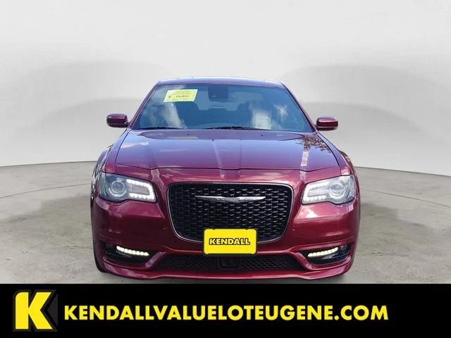Used 2018 Red Chrysler S image 8
