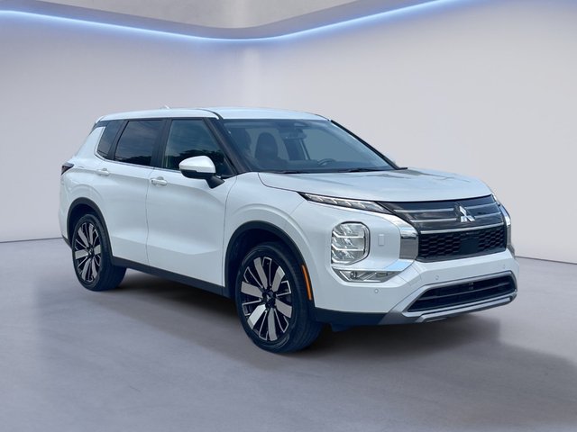 Pre-Owned 2025 Mitsubishi Outlander SE AWD Sport Utility