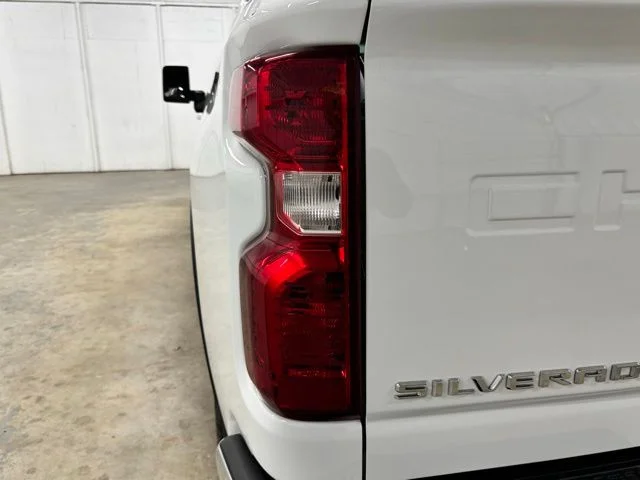 Used 2025 White Chevrolet LT image 7
