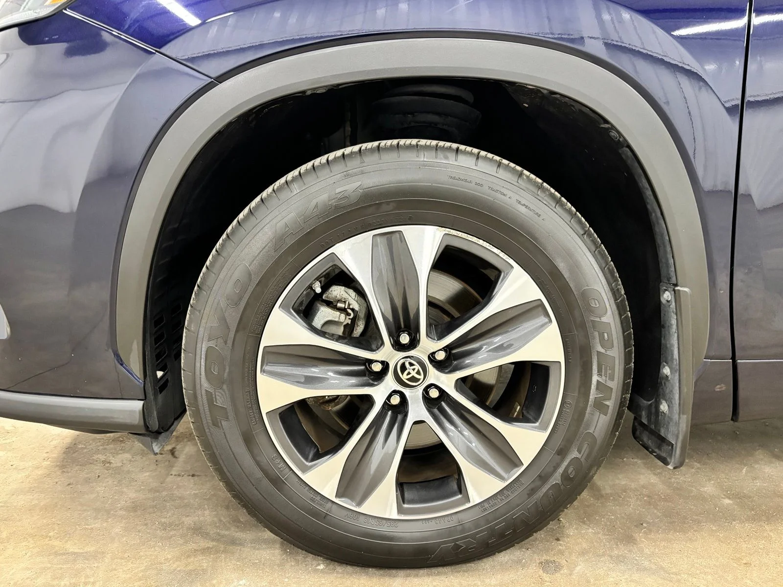 Used 2024 Silver Toyota XLE image 9