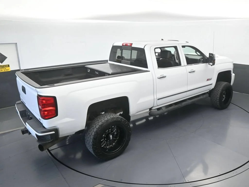 Used 2018 Summit White Chevrolet LTZ image 59