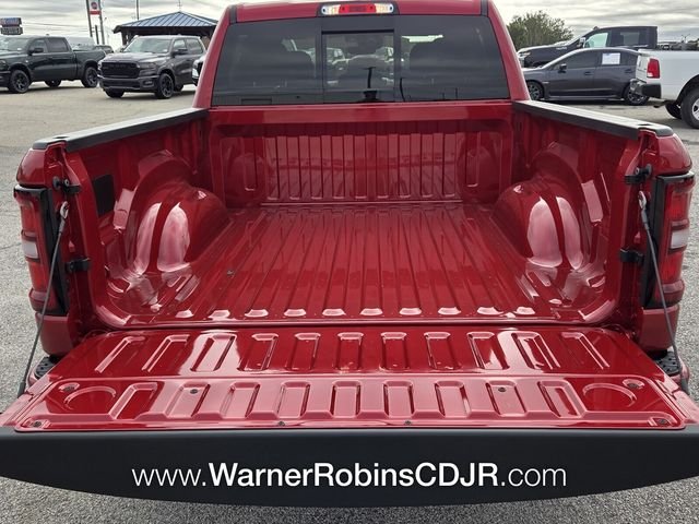 New 2026 Molten Red Pearl-Coat Exterior Paint RAM Big Horn/Lone Star image 12