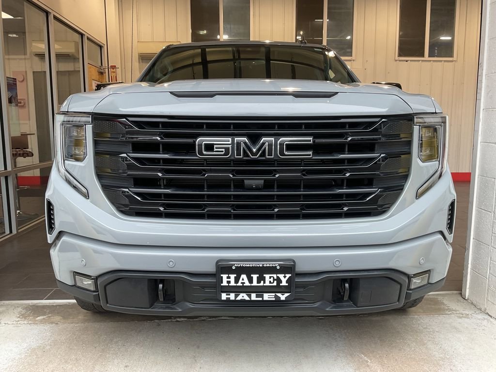 Used 2024 Gray GMC Elevation image 3
