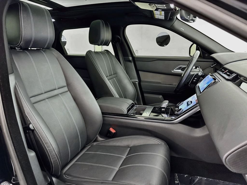 Used 2022 Black Land Rover S image 29