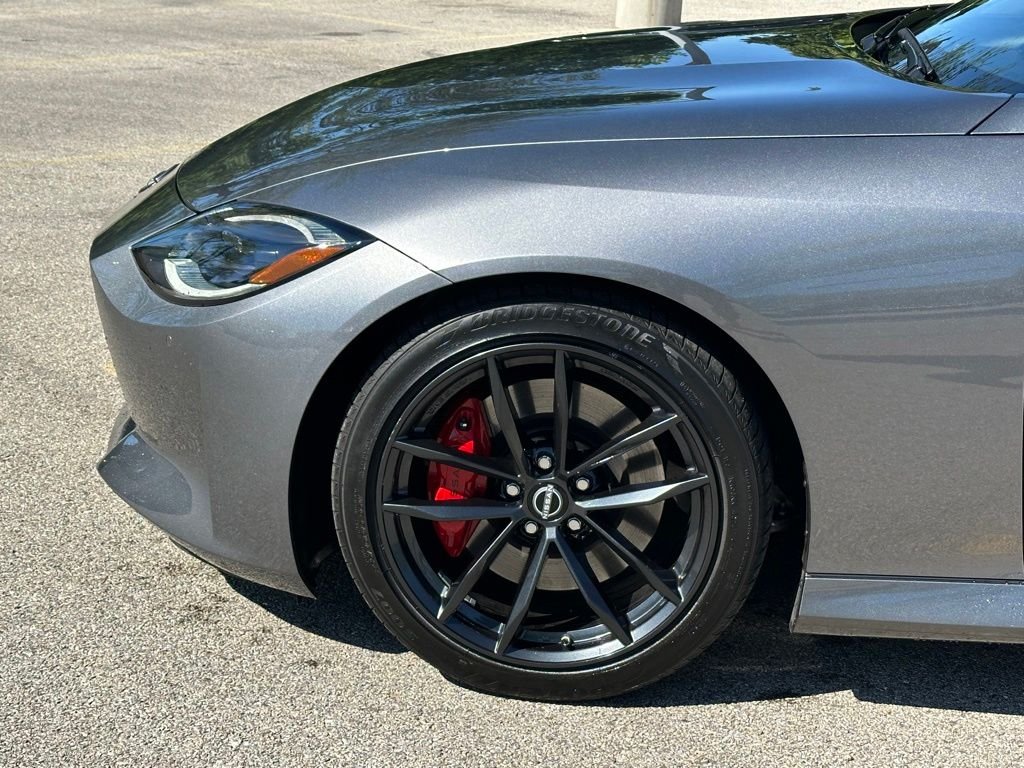 Used 2025 Gray Nissan Performance image 9