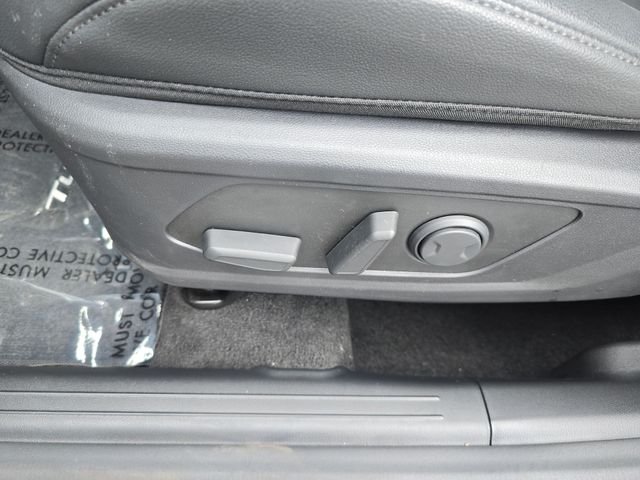 Used 2025 White Hyundai SEL Convenience image 12
