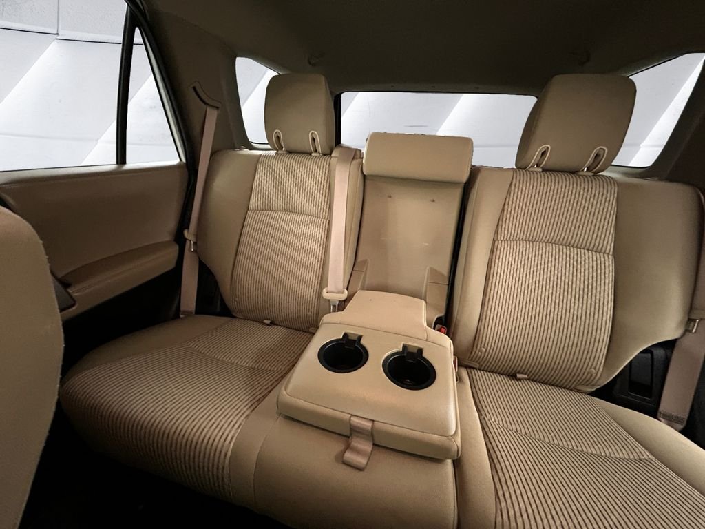 Used 2014 White Toyota SR5 image 18