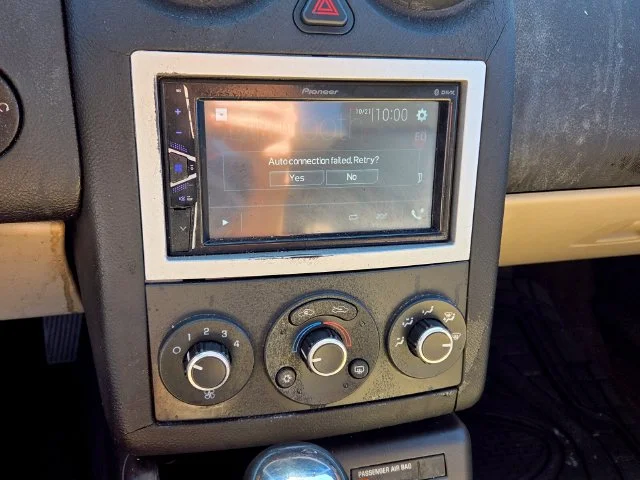 Used 2006 White Pontiac GT image 17