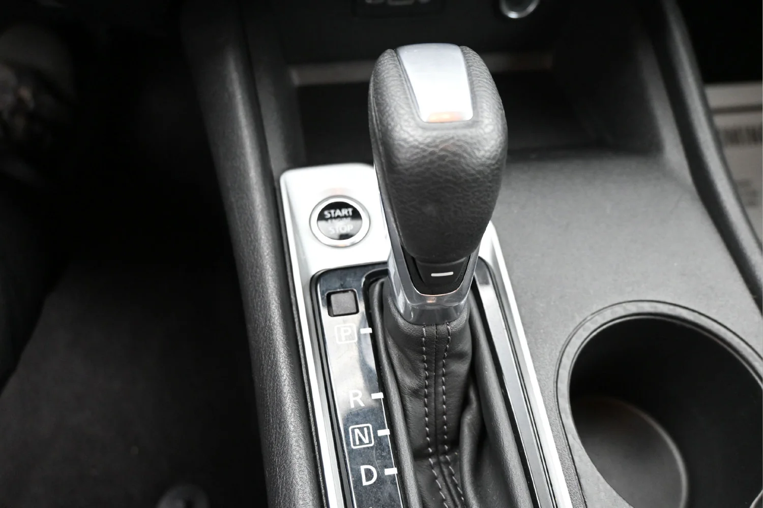 Used 2025 White Nissan SV image 19