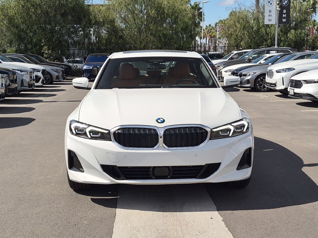 Used 2025 Alpine White BMW 330i image 4