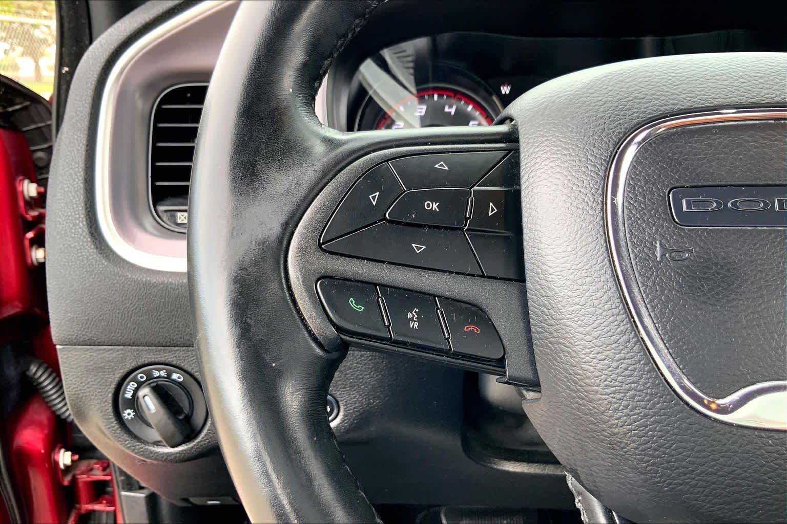 Used 2019 Octane Red Pearlcoat Dodge SXT image 23