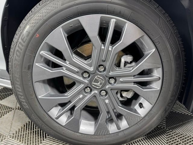 New 2026 Solar Silver Metallic Honda Touring image 7