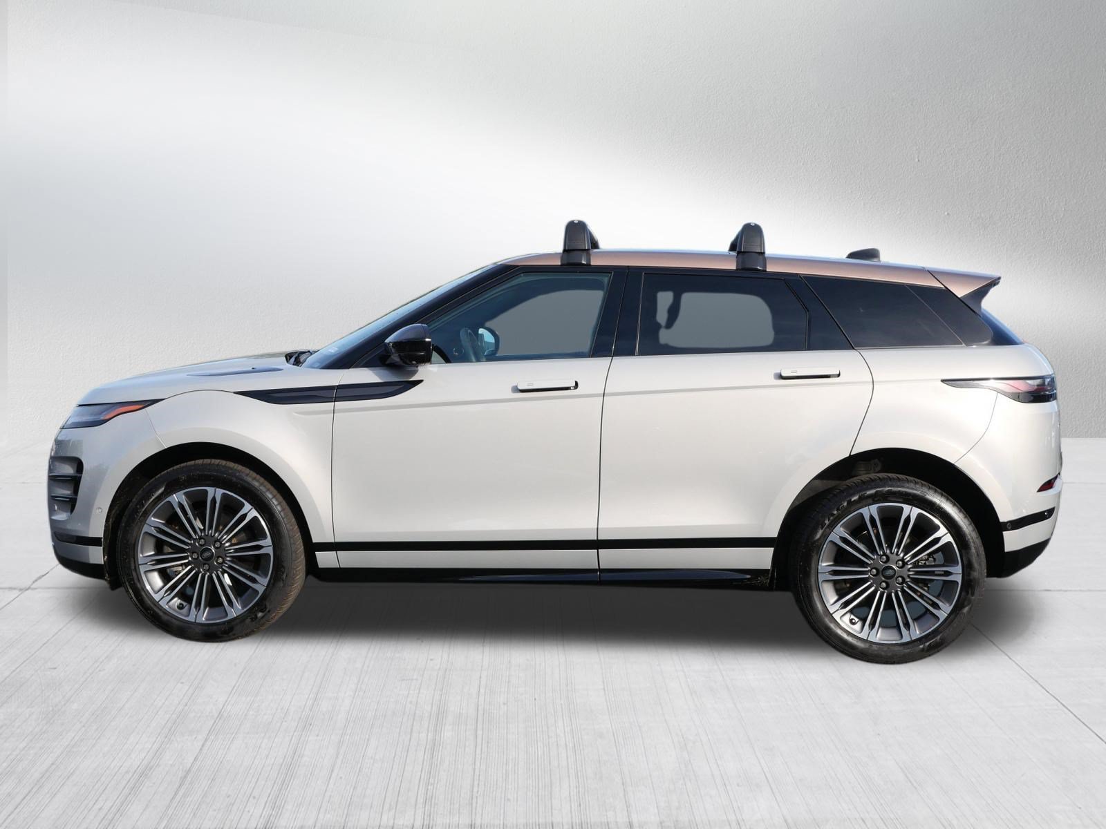 Certified Used 2026 Seoul Pearl Silver Metallic Land Rover Dynamic SE image 2