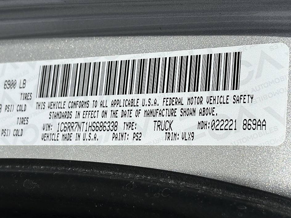 Used 2017 Bright Silver Metallic Clearcoat Ram Laramie image 24